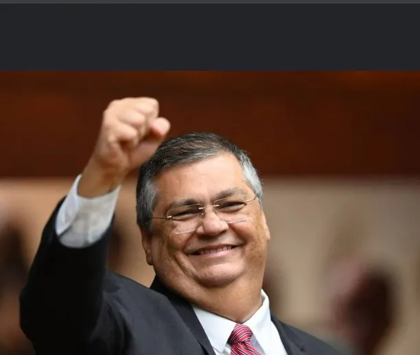 Dino aumenta a tensão na crise