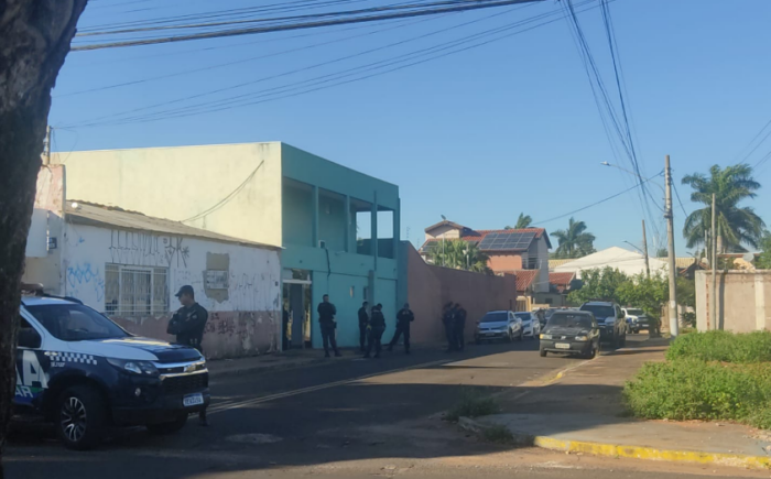 Ladrão leva tiro no peito ao invadir casa de uma coronel da Polícia Militar